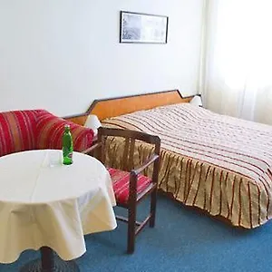 2* Hotel Henry