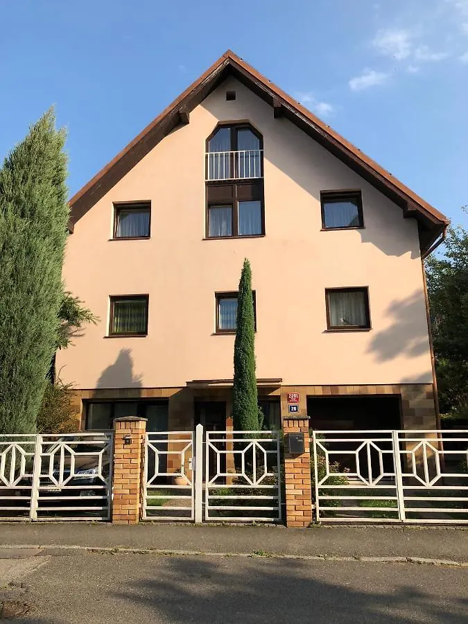 Ubytování Kubantovi Praga Casa de hóspedes